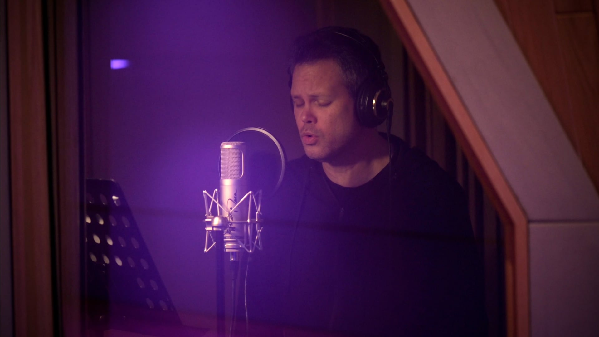 Promotional video thumbnail 1 for Chuck Flores