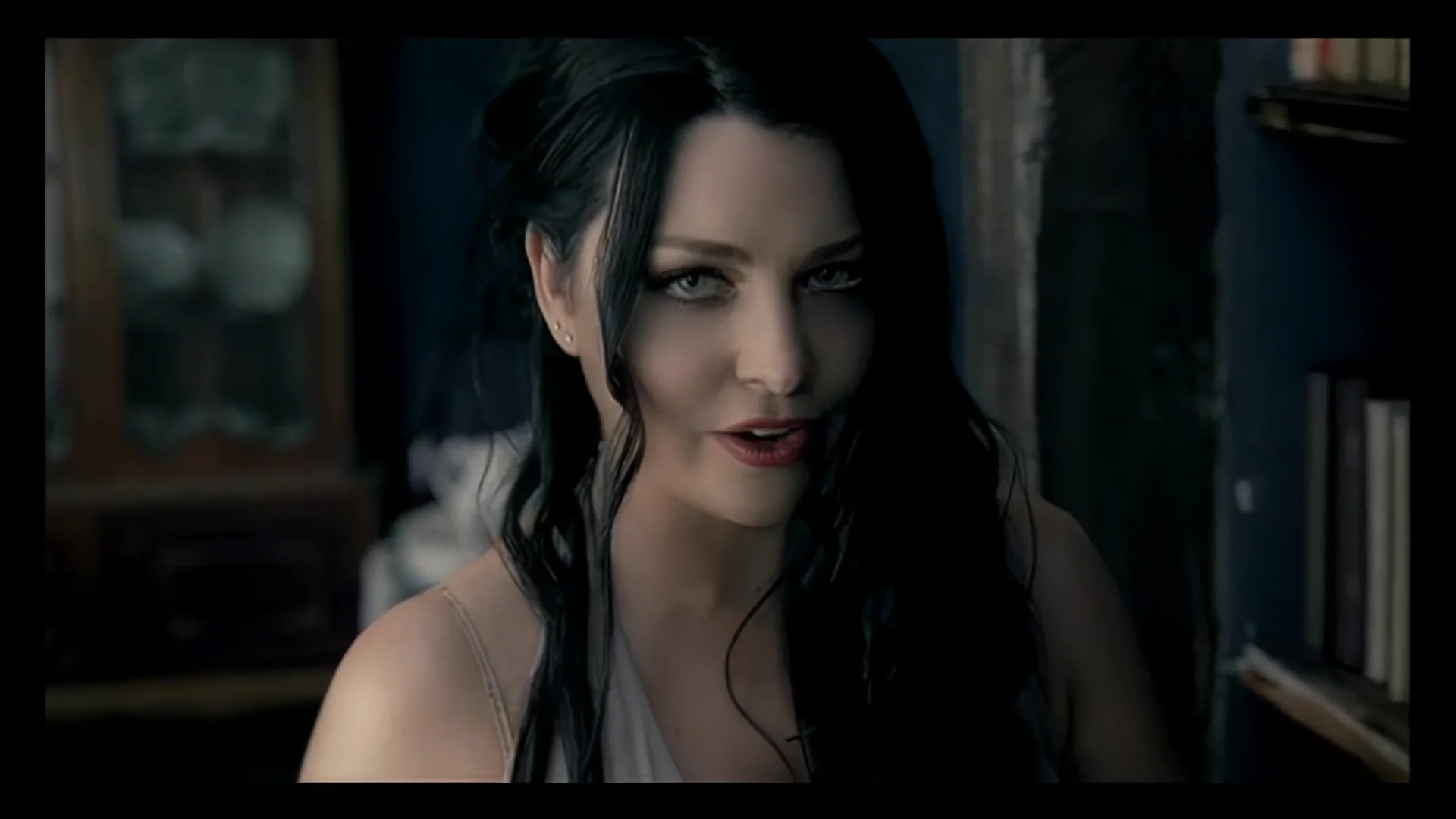 Evanescence call me when you're sober mv. Evanescence 2023. Amy lee evanescence. группа evanescence клипы. Evanescence клипы.