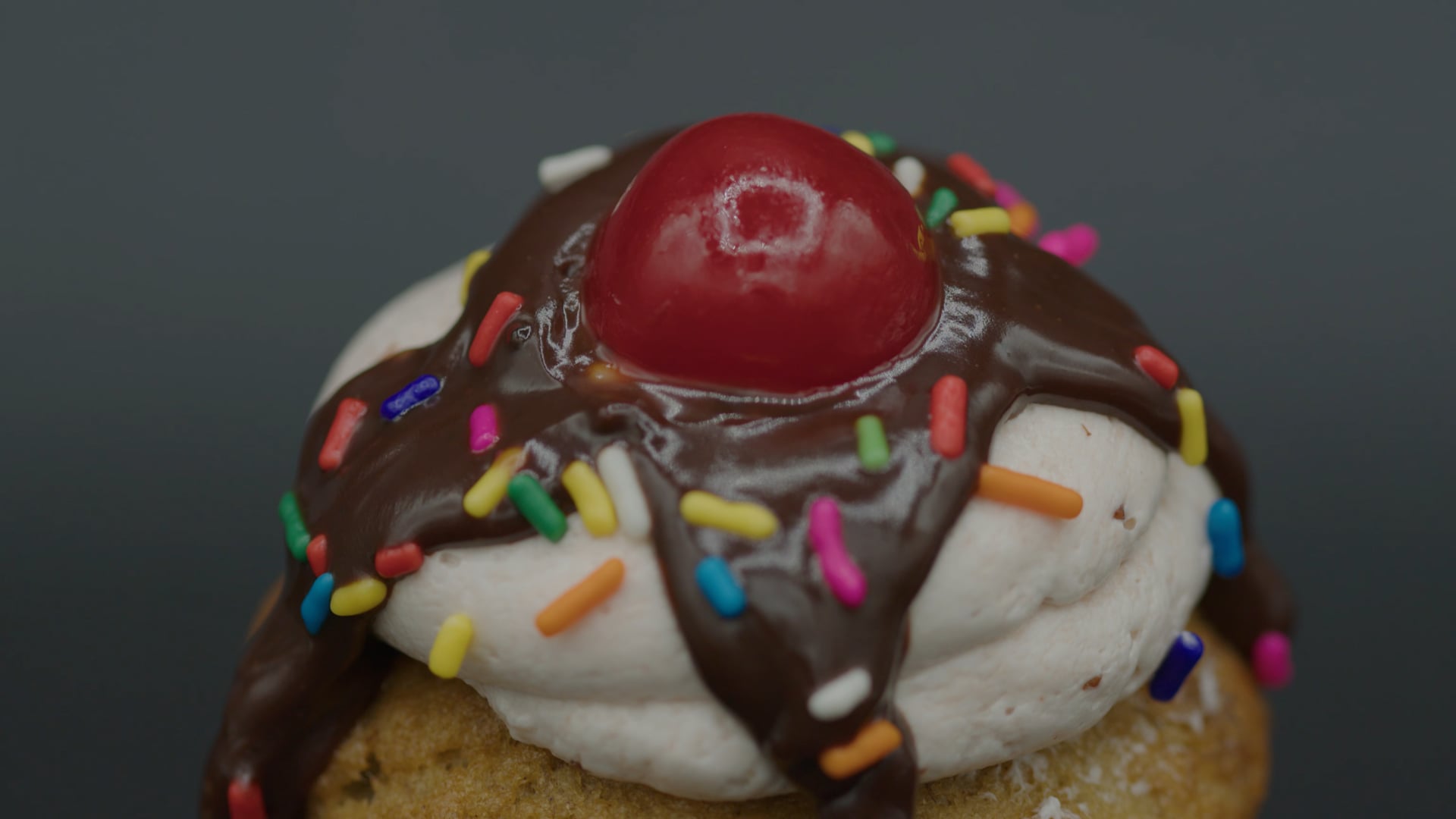 Molly's Cupcakes Web Banner Video