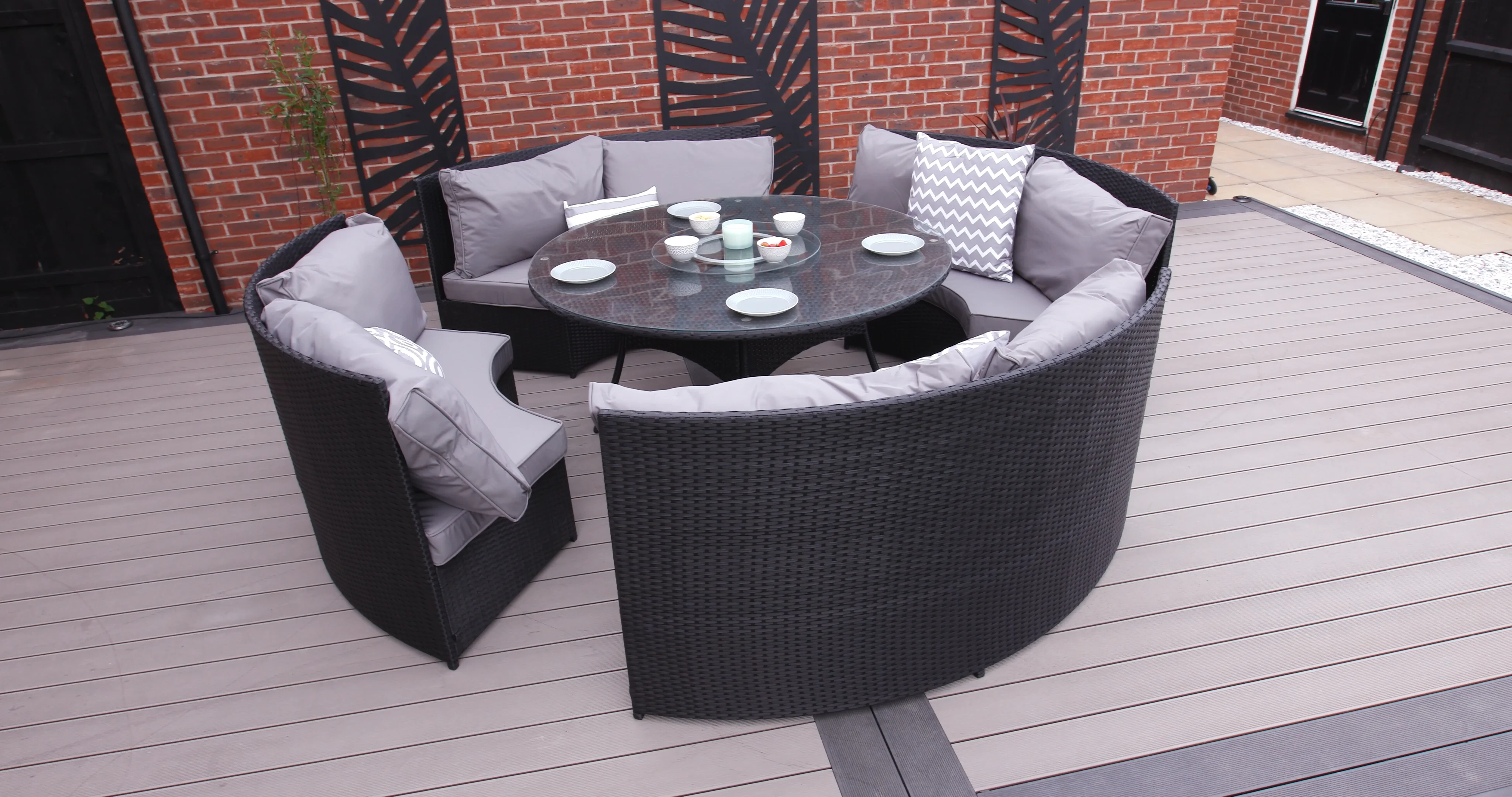 Round rattan garden online set