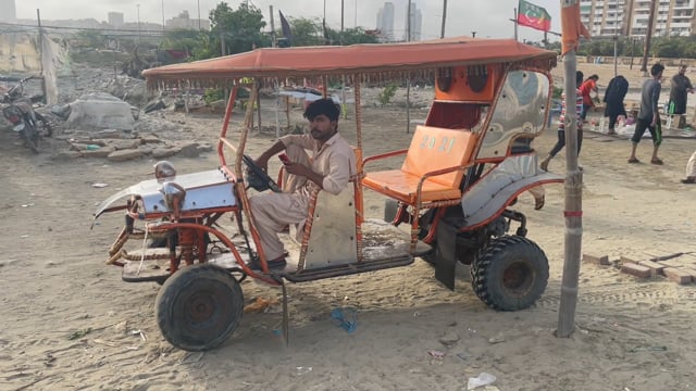 Rikshaw driver waiting