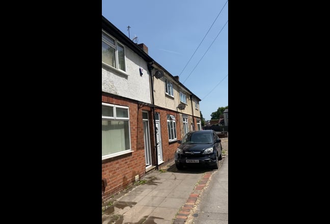 Large fully furnished double room, inc all bills Main Photo