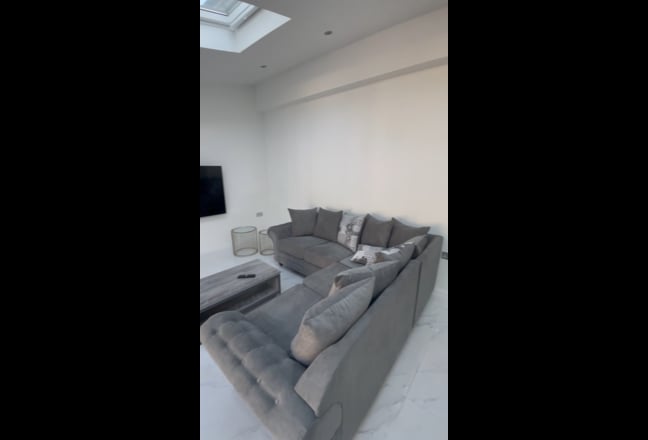 Stunning Double Room in Eltham Main Photo