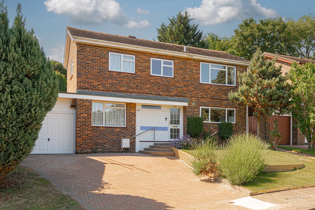 Rose Bushes, Epsom The Personal Agent on Vimeo