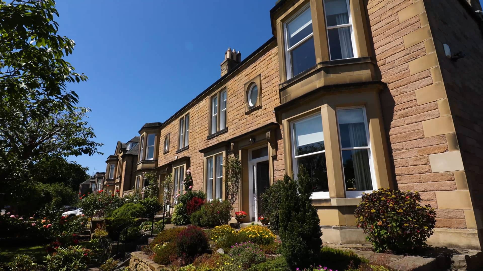 ANDERSON STRATHERN 26 Esslemont Road on Vimeo