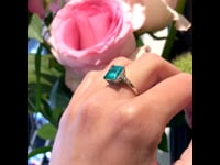 Ring met diamant, smaragd en platina 13311-5091