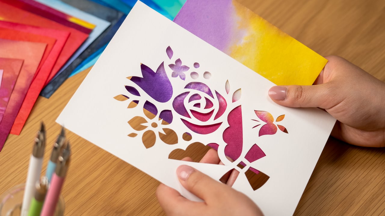 50色の染め和紙で彩る、花束の切り絵