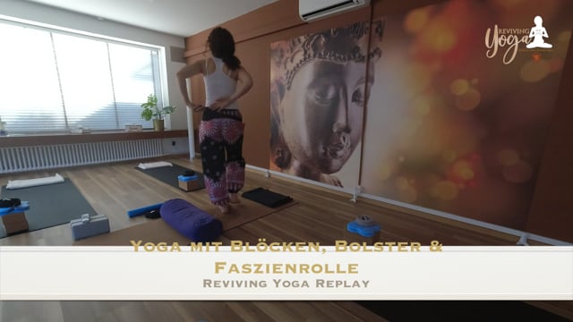 Yoga mit Blöcken, Bolster und Faszienrolle 20-06-2022