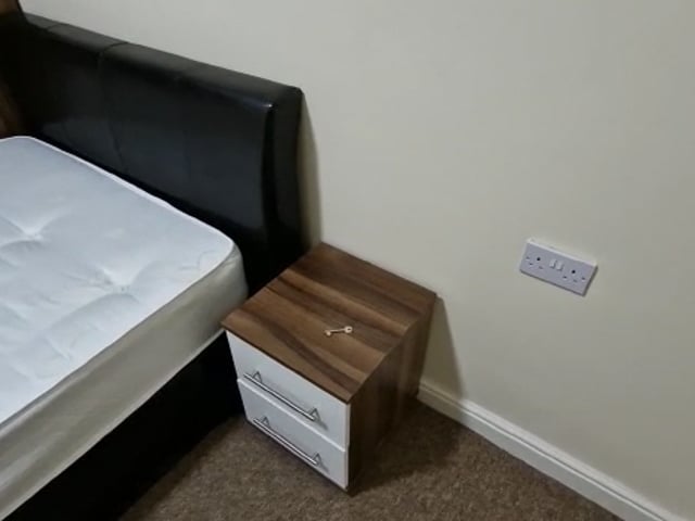 Large double room available in Goodmayes Main Photo