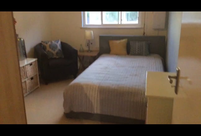 Double room fully furnished - Bills included Main Photo