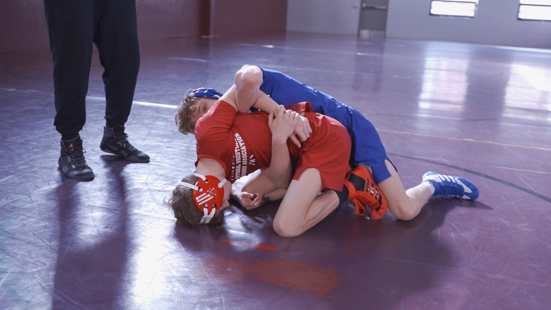 Boys - 133 - Cross Wrist Tilt with Arm Bar.mp4