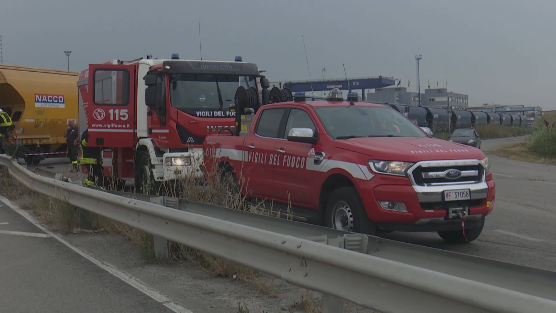 Ravenna Tanta Paura Al Porto Treno Travolge Camion Quattro Feriti Video On Vimeo