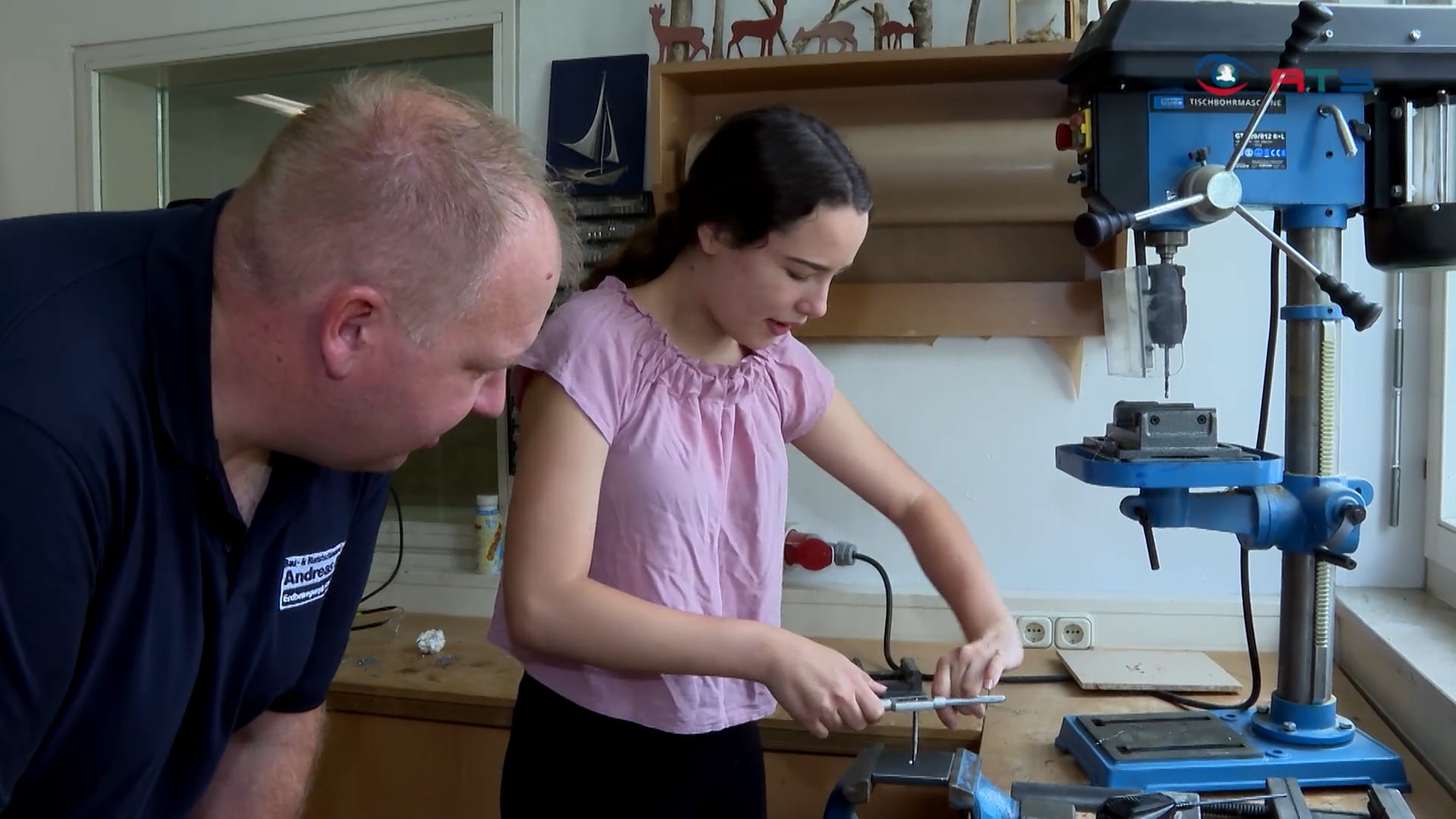 wirtschaft-macht-schule-unternehmer-unterrichten-gemeinsam-mit-paedagogen