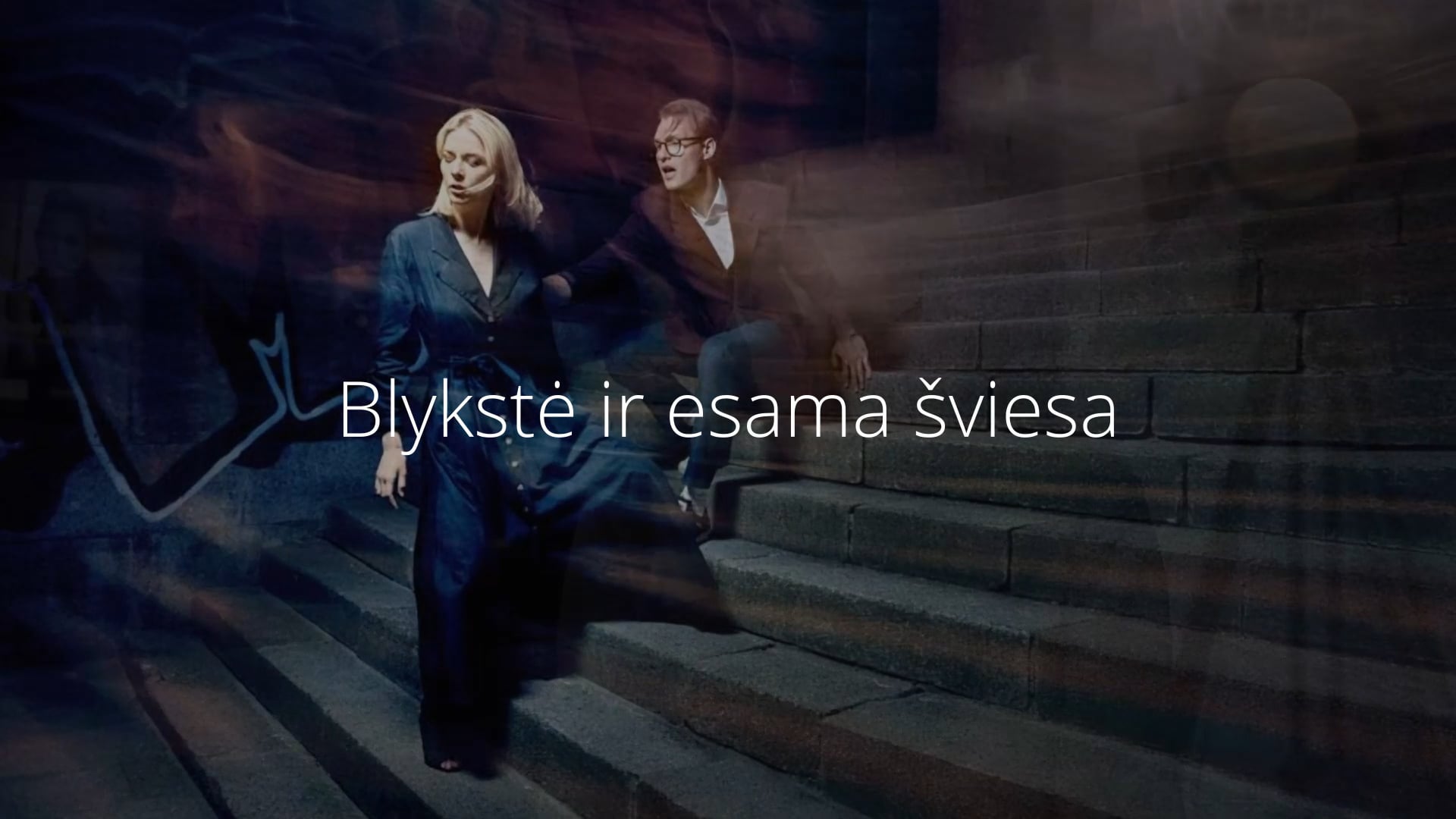 Blykstės ir esamos šviesos kombinavimas