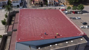 Ha començat la instal·lació de cent plaques solars al pavelló
