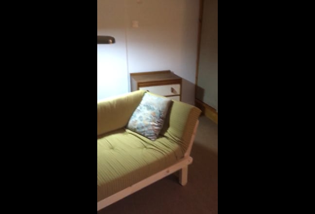 Self contained Studio flat in large house Main Photo