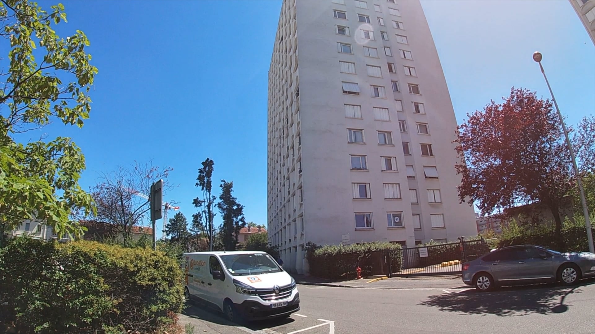Appartement à louer 1P - Rue Stéphane Coignet - Lyon 8 - EXT on Vimeo
