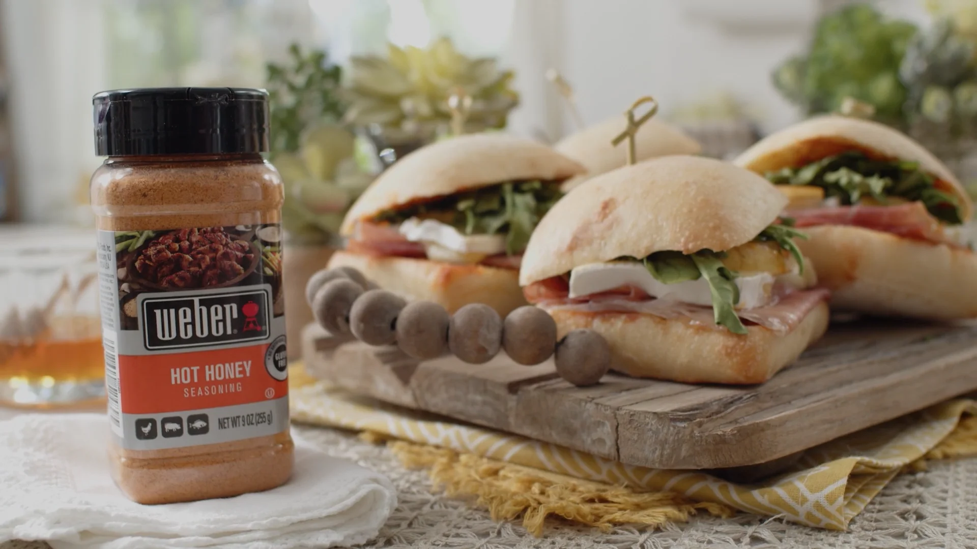 Weber Kick'n Chicken/Gourmet Burger Seasonings on Vimeo