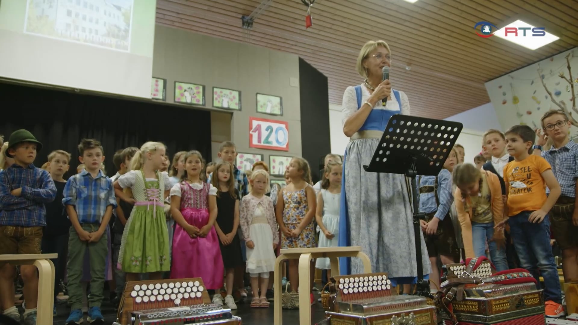 volksschule-in-sankt-michael-feiert-120-jaehriges-jubilaeum