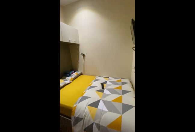 Video 1: Kitchen/Lounge