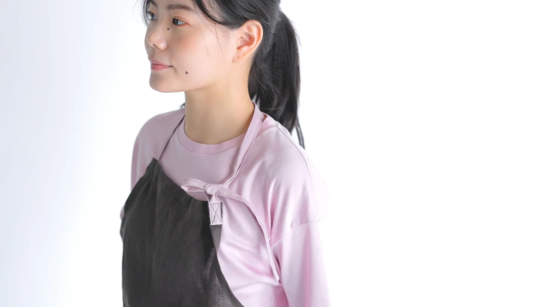 miiThaaiiのリネンのエプロンとバッグ - weeksdays