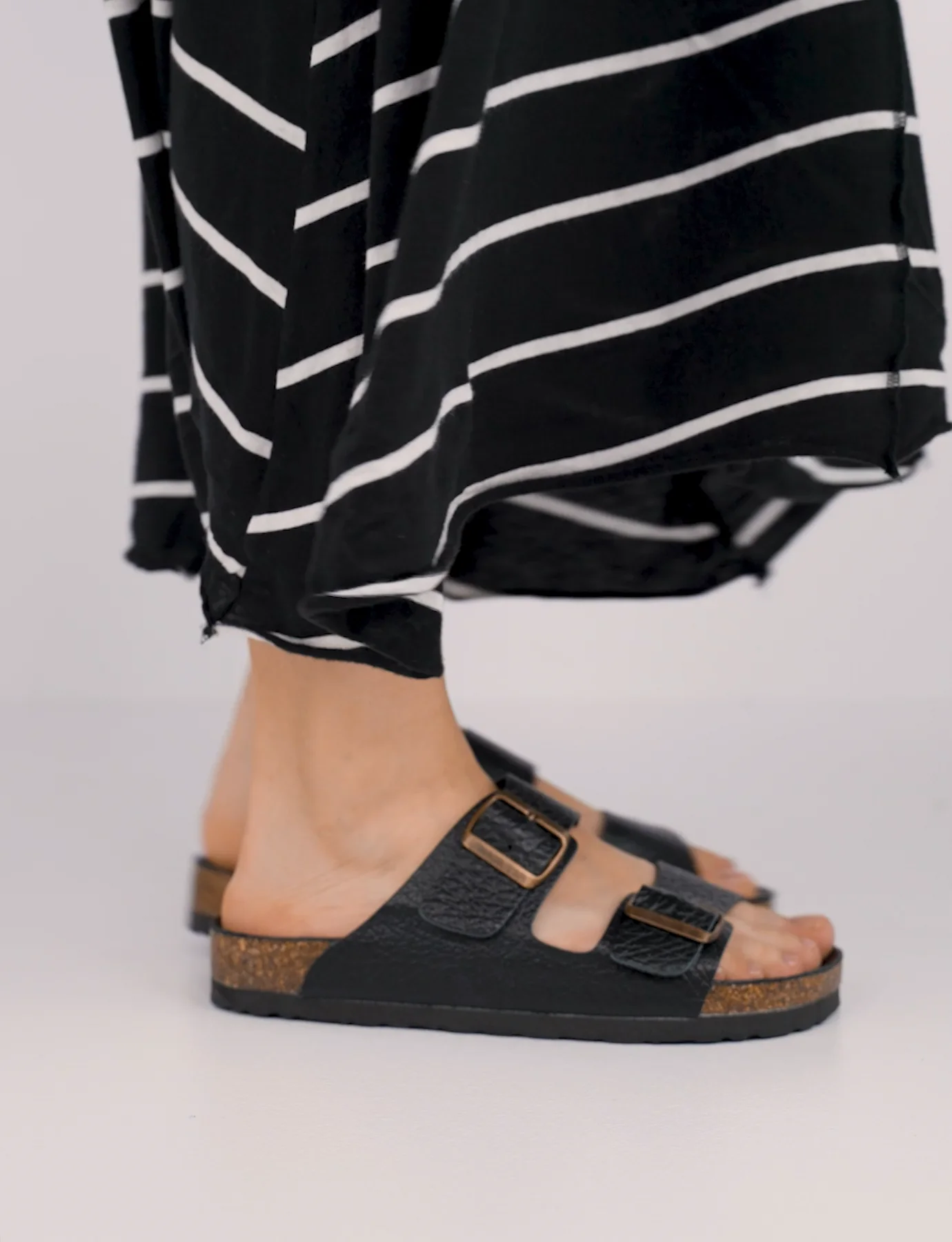 Slippers woman black leather | Barca Stores