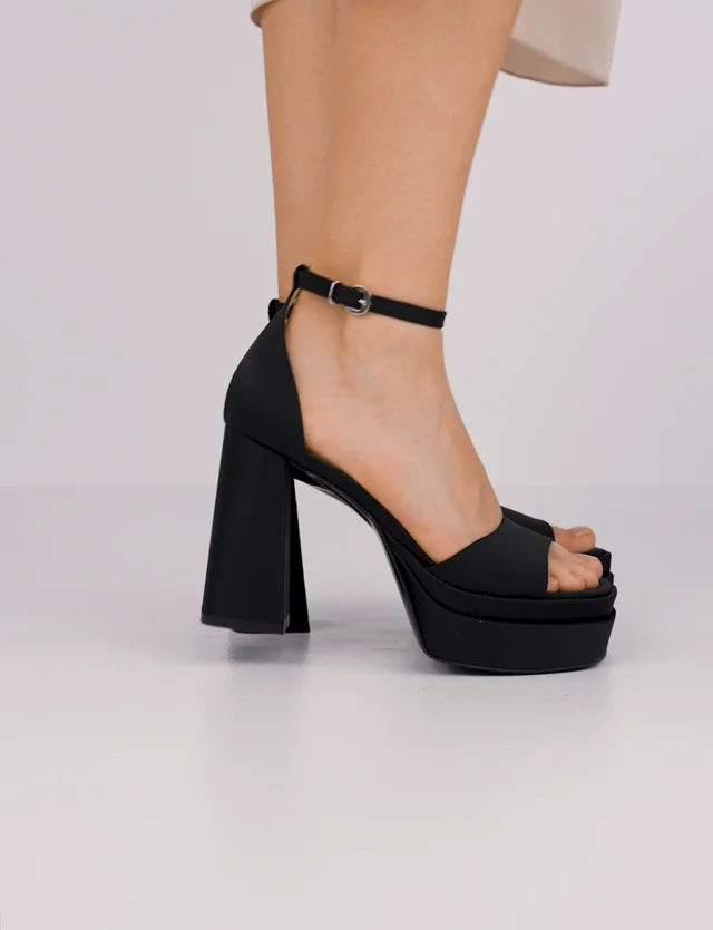 Black high hotsell heels size 11