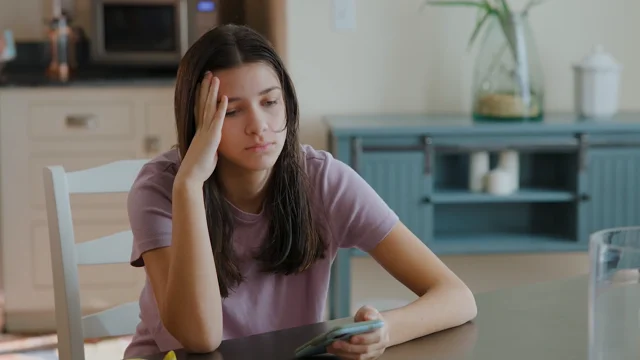 640px x 360px - Helping Your Teen Get Enough Sleep (Video) (for Parents) - Nemours  KidsHealth
