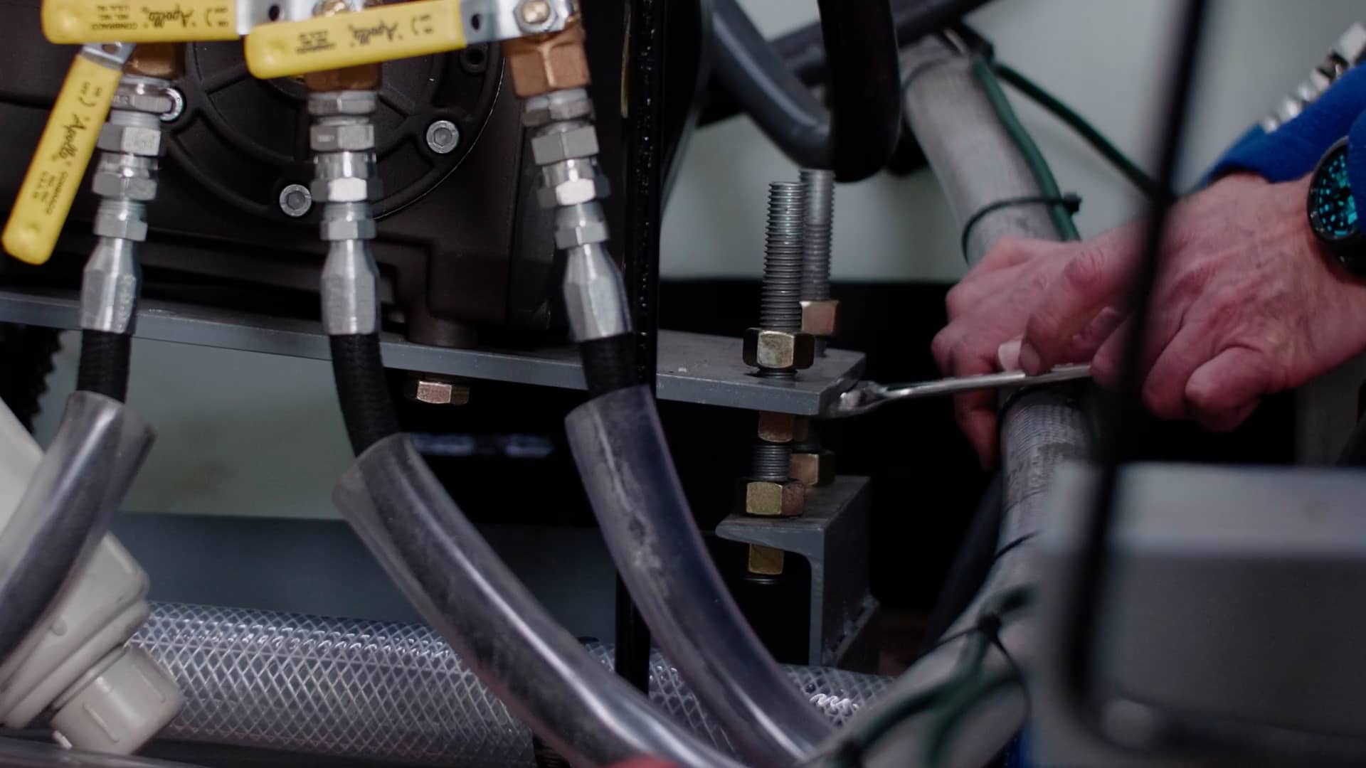 Absolute Pressure Cleaning Equipment Training Pump Belt on Vimeo
