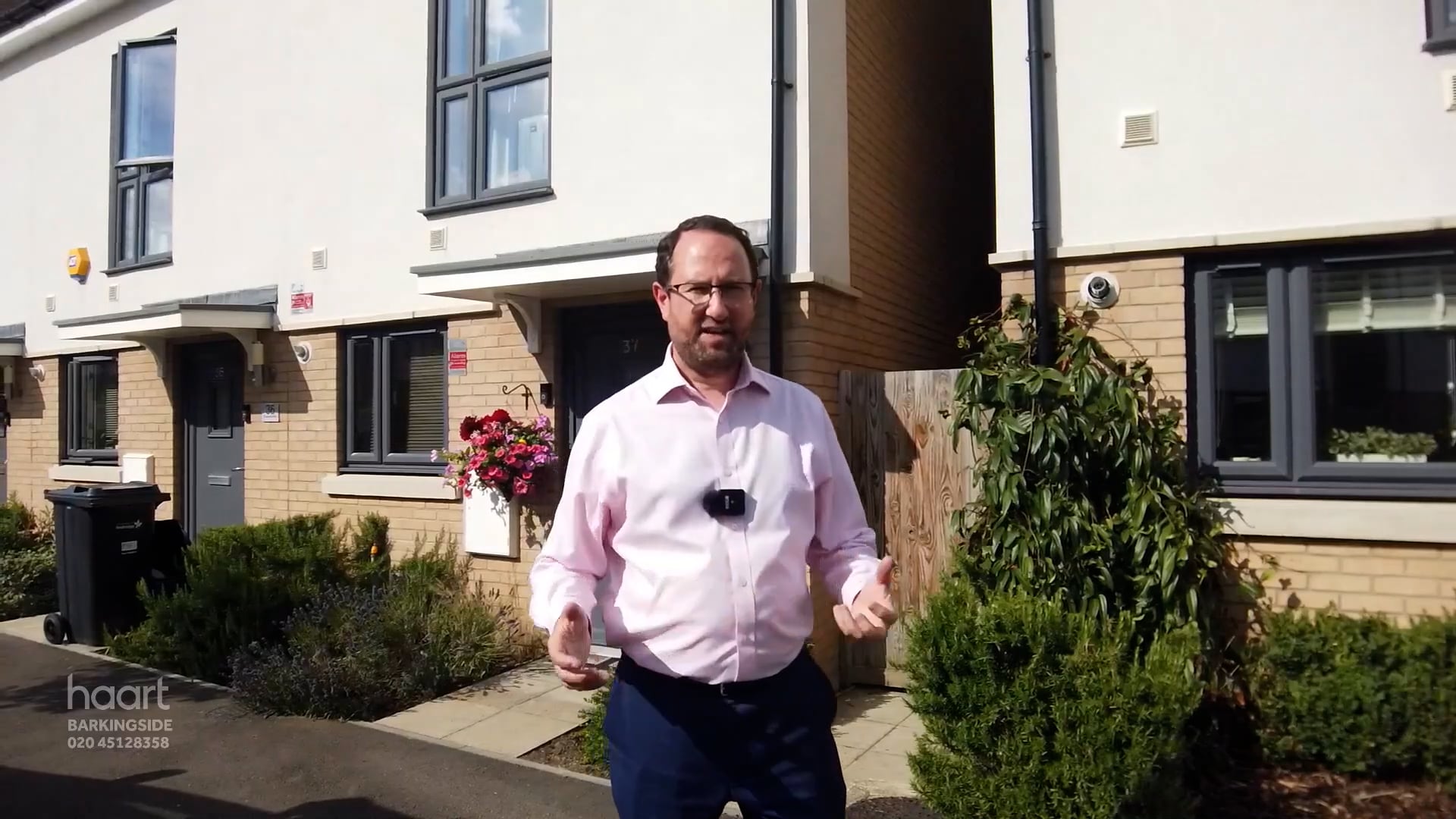 Virtual Viewing of Reservoir Way, Hainault, 2 bedroom End of Terraced