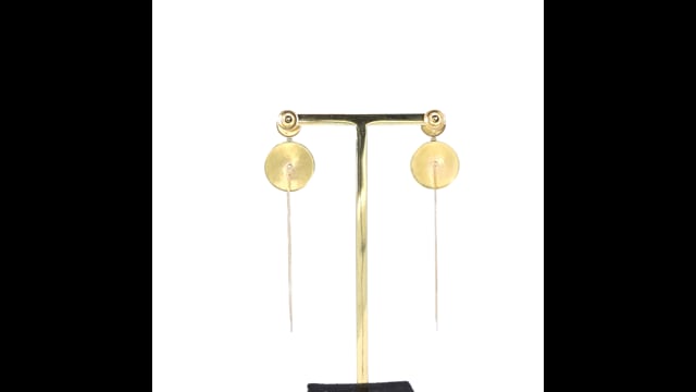 Brinco em Ouro Amarelo com Chapa Redonda, Fio e Safira