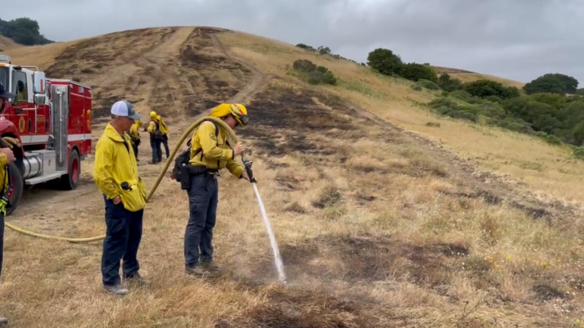 HEN 45GPM SmoothBore Nozzle Flow Test(South Marin FD Training Site).mp4