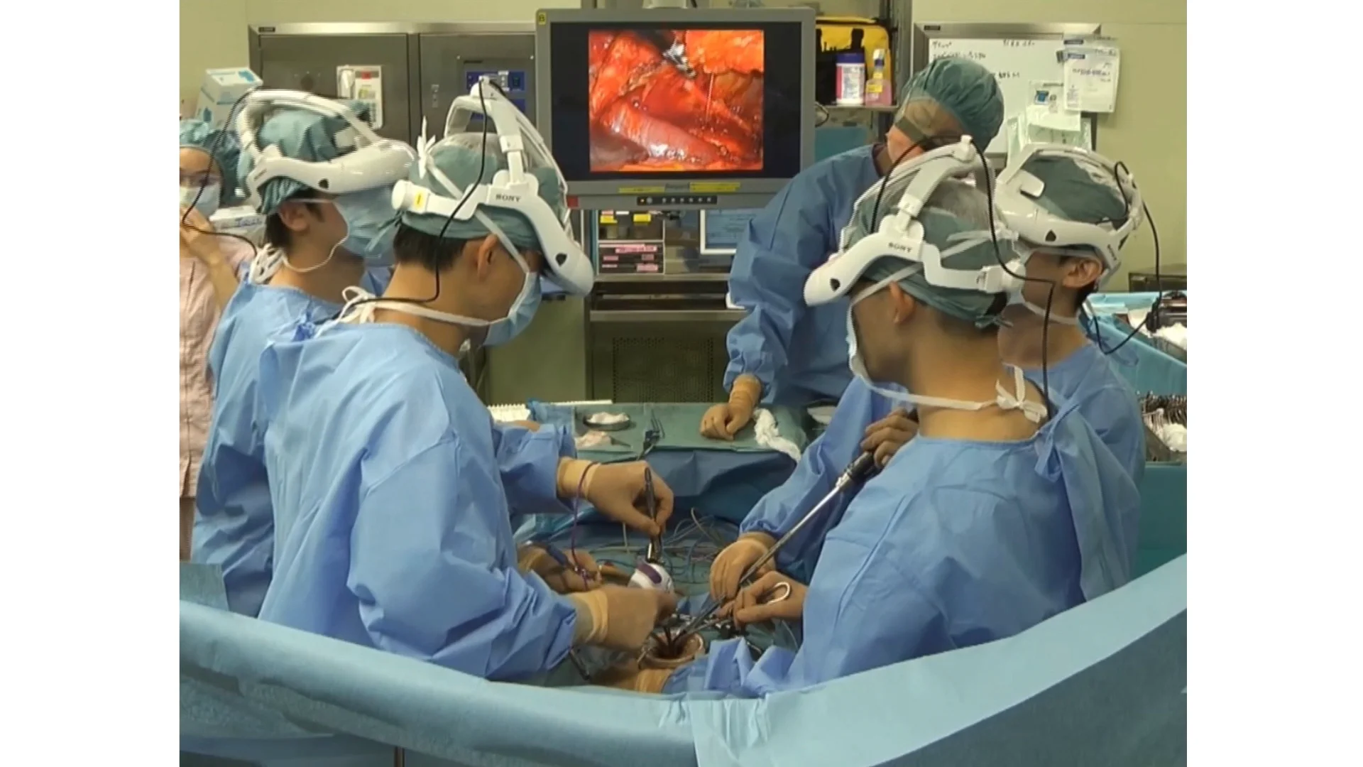 3種の低侵襲手術で究極の根治・安全性に挑む | 医療の蠢動 | Medical