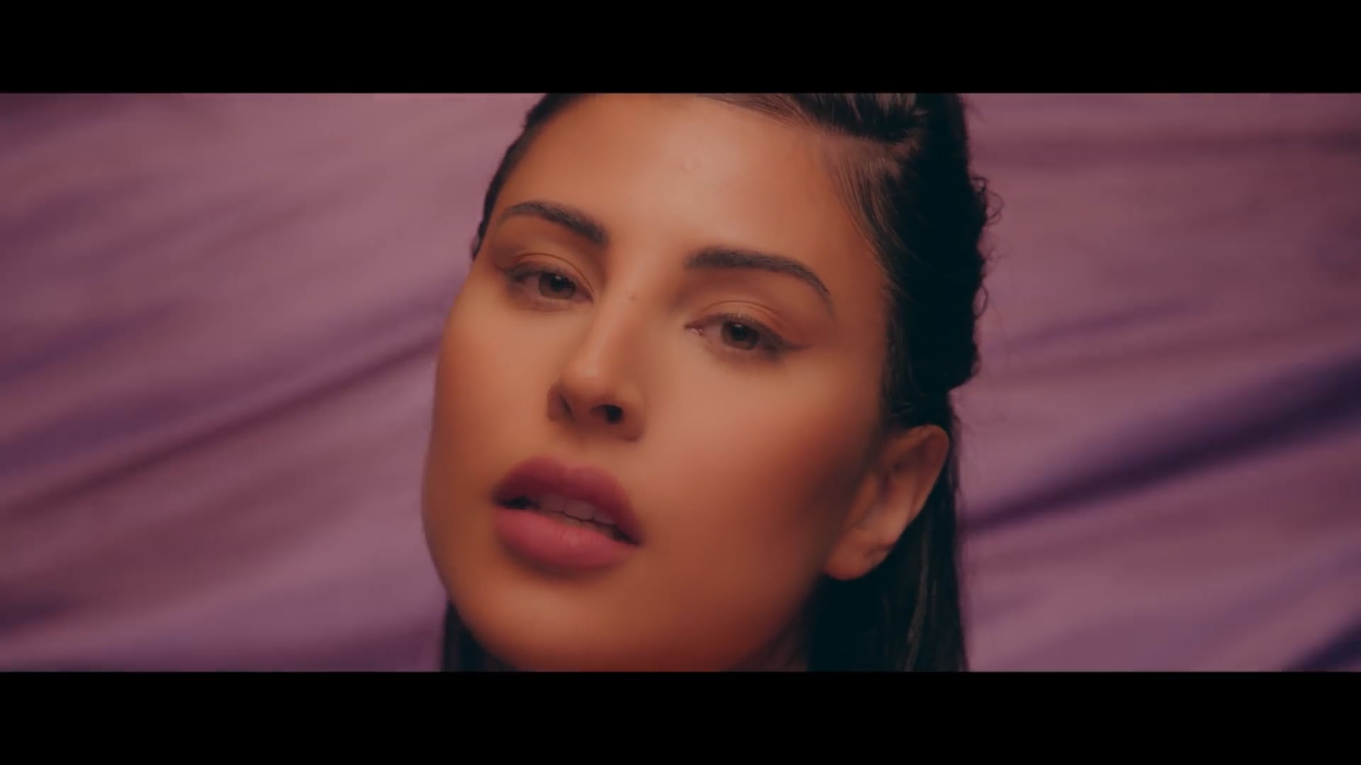 LO BUENO Y RICO - Eva Davis