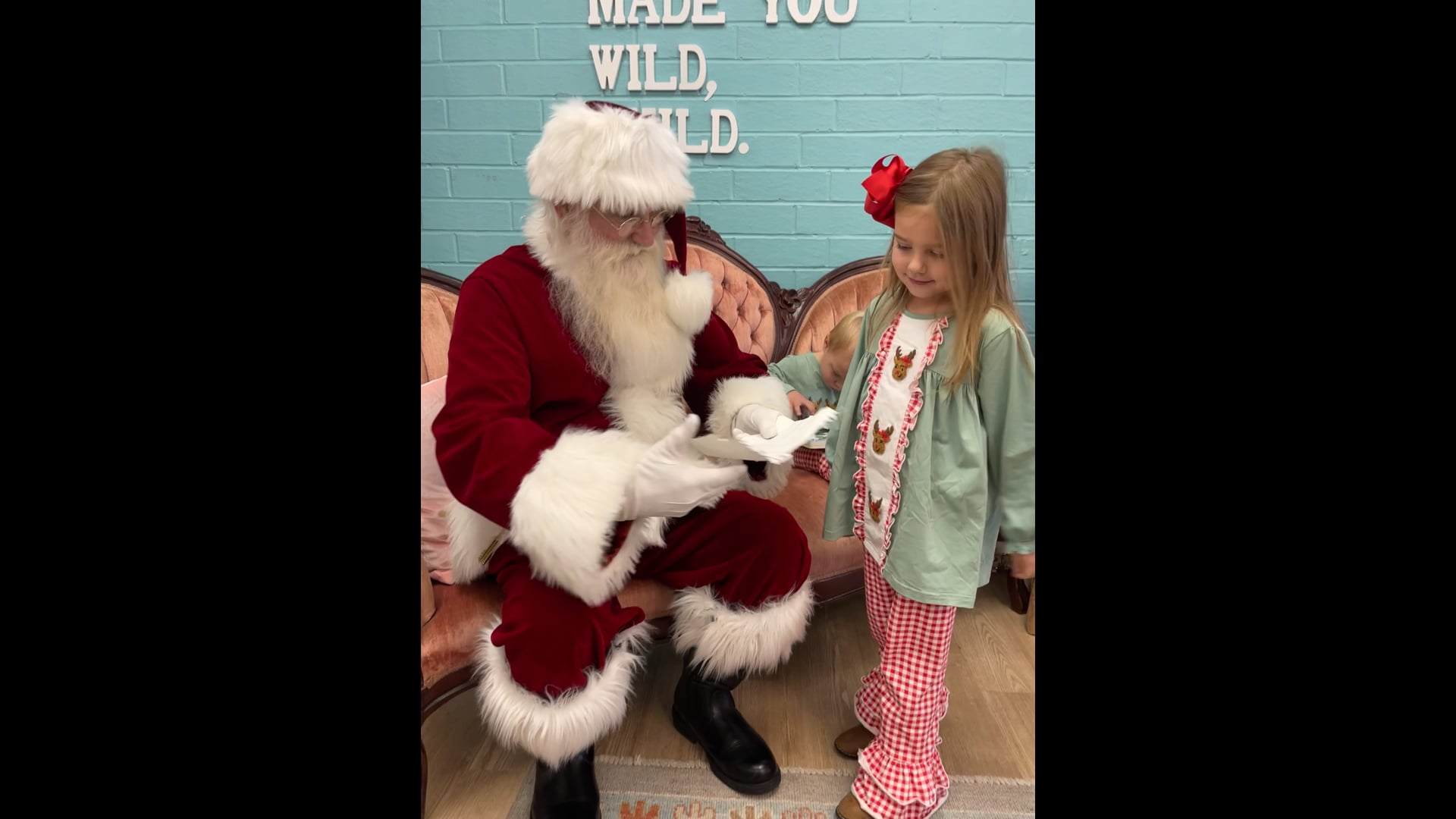 Promotional video thumbnail 1 for Santa Curtis