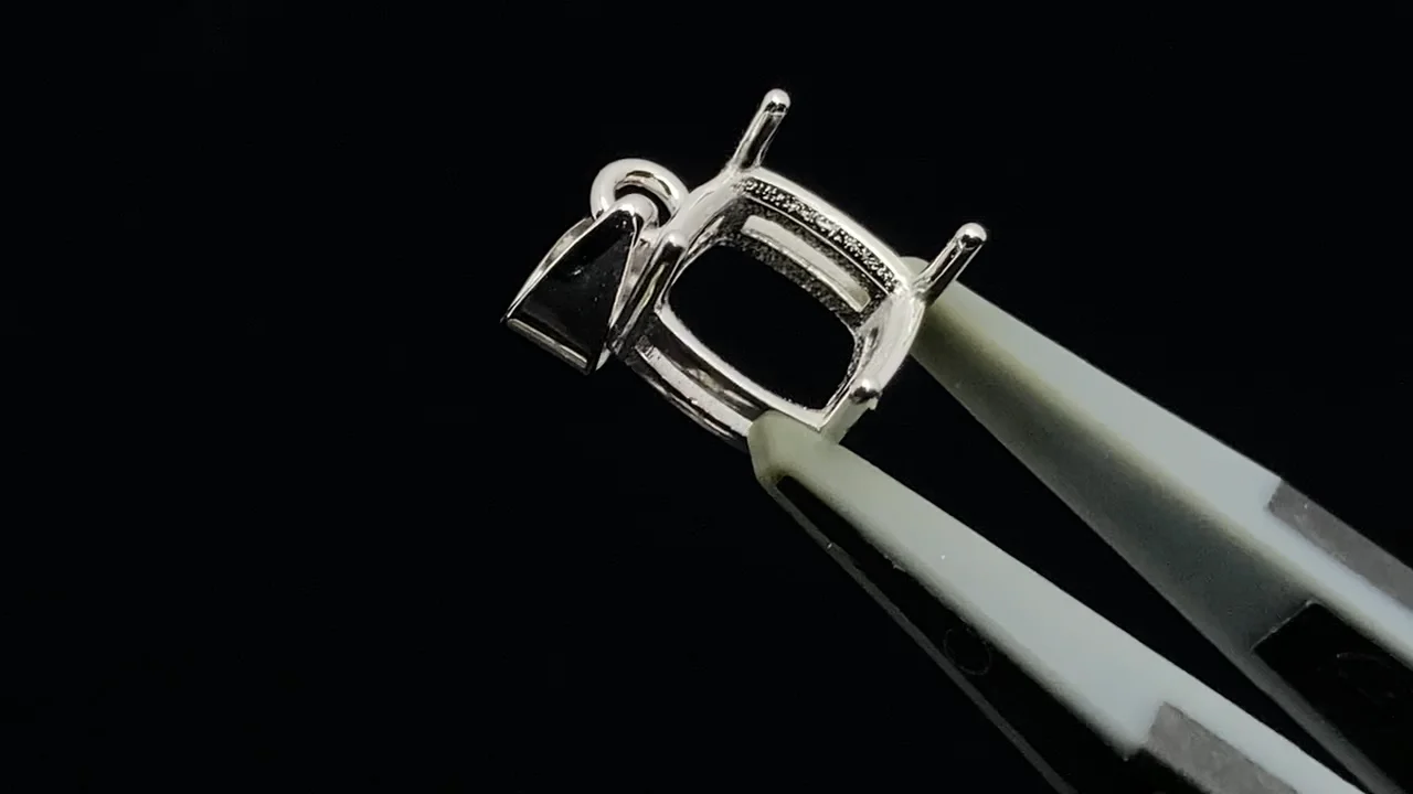 動画】Silver925 ペンダント空枠 スクエアファセットカット6mm
