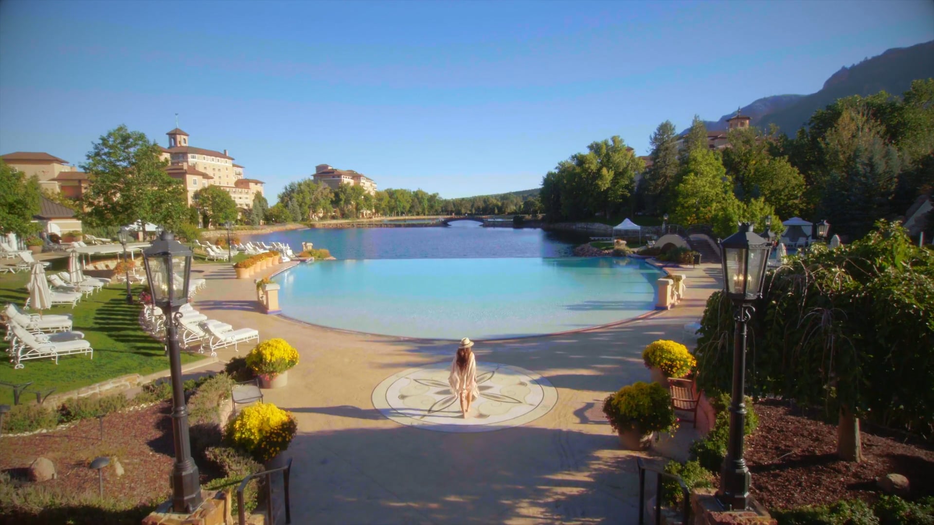 The Broadmoor Hotel Legendary Historic Timeless On Vimeo   1473403839 6948dcd045dcd720e0b758ba532fdaf42eed58159305bab42e693b3dcef99469 D