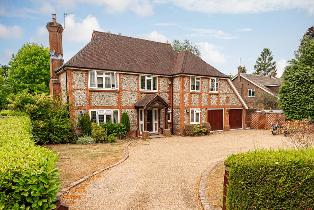 Flint House, Forest Road, East Horsley - Mark Coysh on Vimeo