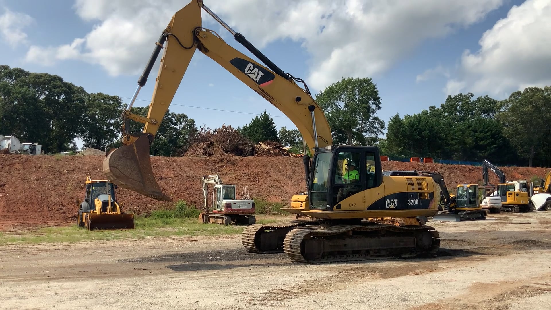 2010 CATERPILLAR 320DL HYDRAULIC EXCAVATOR SN CAT0320DHPHX02636 On Vimeo