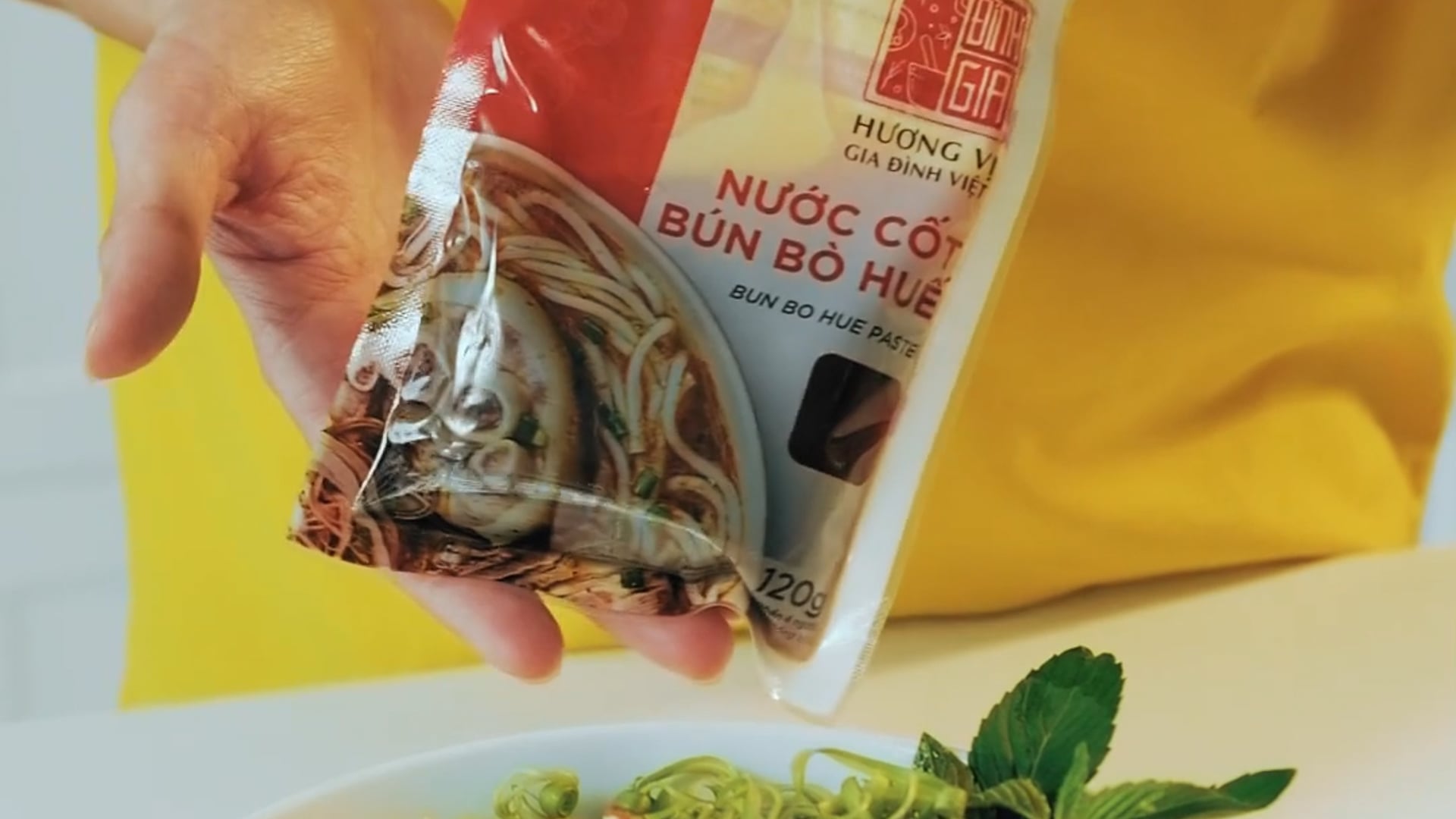 ĐỈNH GIA | 30S COOKING TUTORIAL TIKTOK VIDEO SERIES | BÚN BÒ HUẾ
