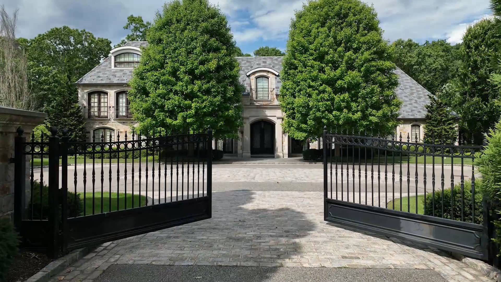 167 Brookville Road, Brookville NY on Vimeo