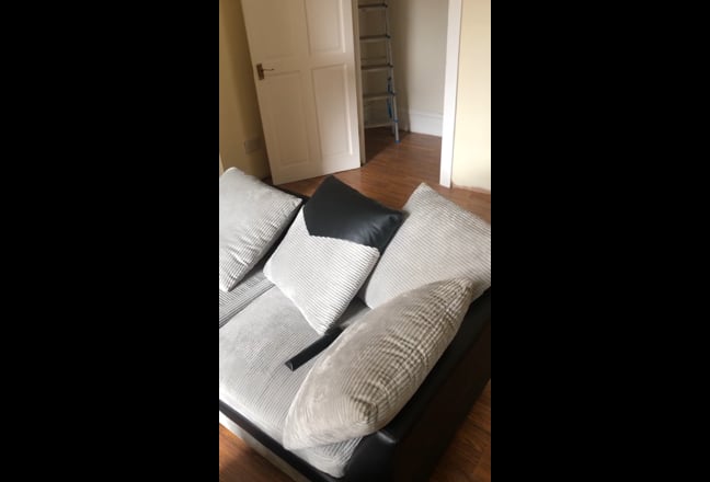 Large room in comfortable house. Main Photo