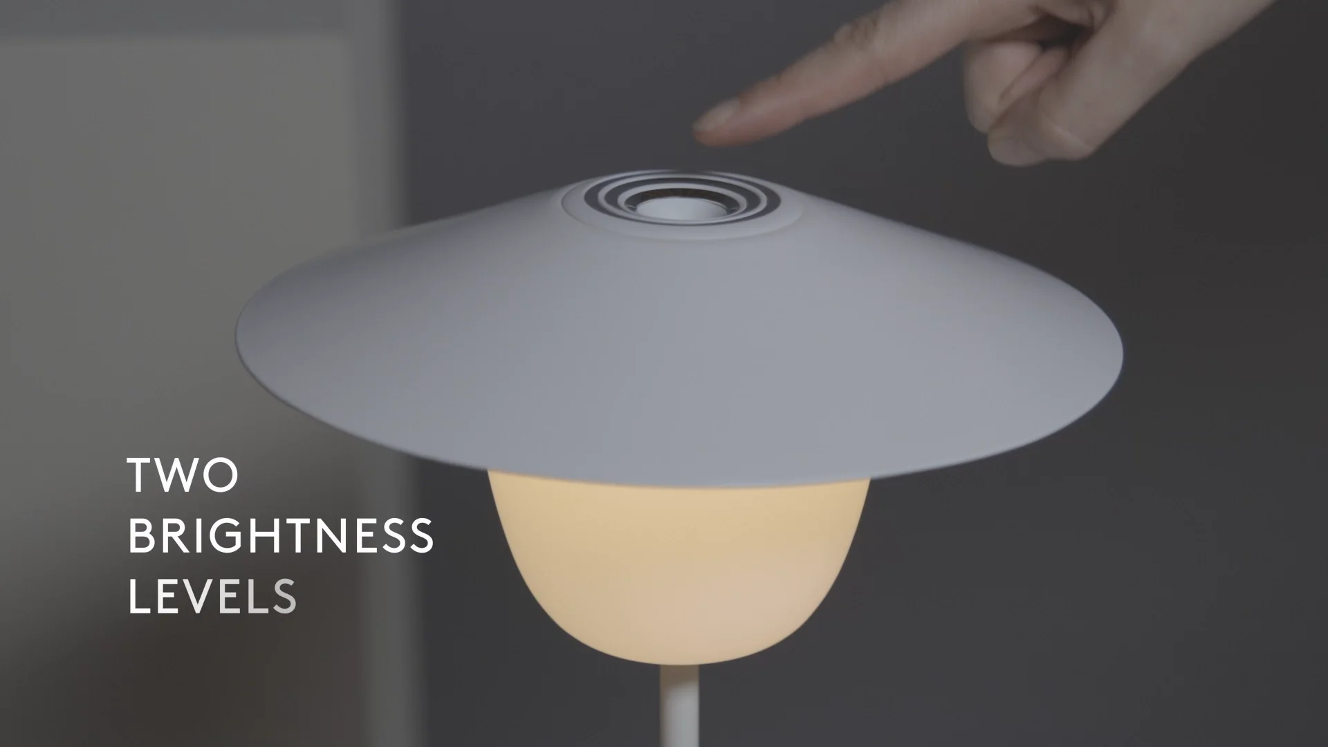 blomus ブロムス ANI Lamp Large  LED ホワイト Mobile LED Table Light ANI LAMP LARGE Magnet 49 cm