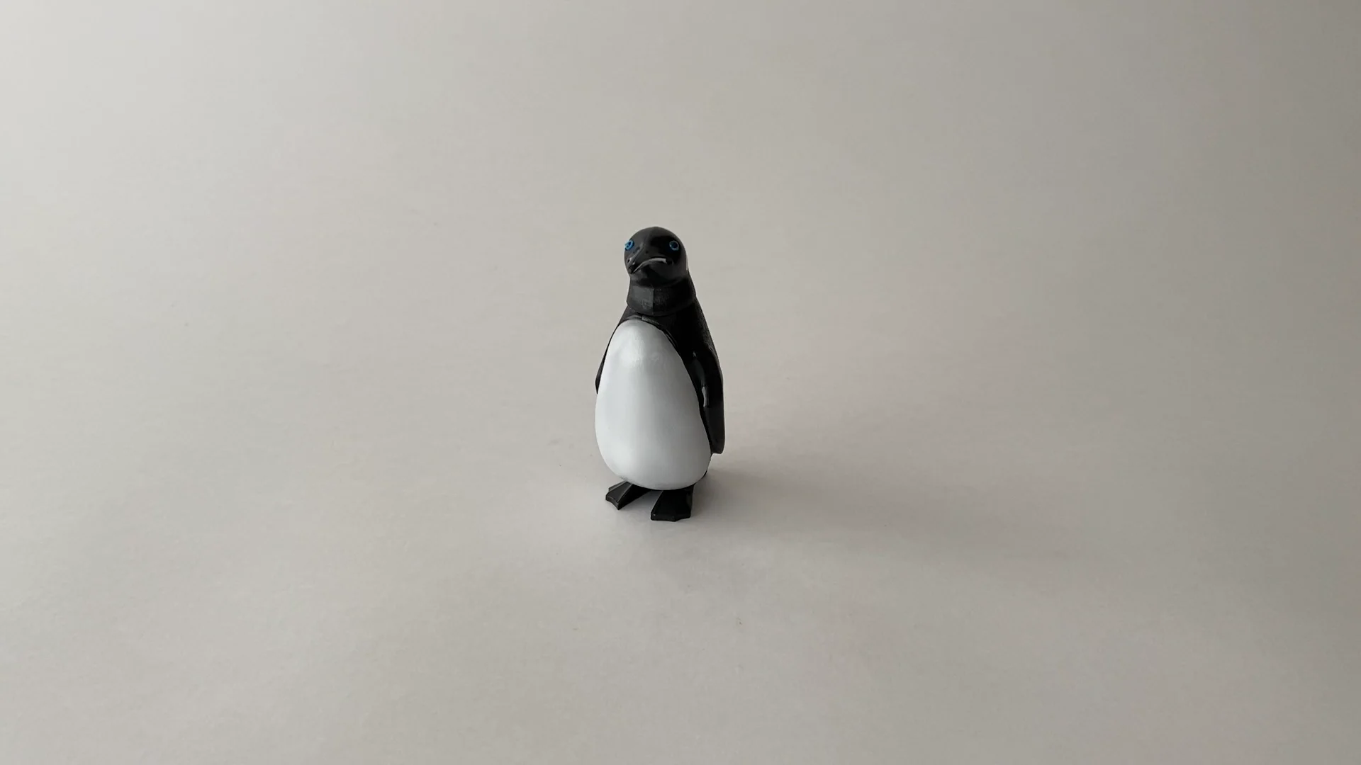 首振り人形 ペンギン / Bobblehead Penguin | Sensitivity and
