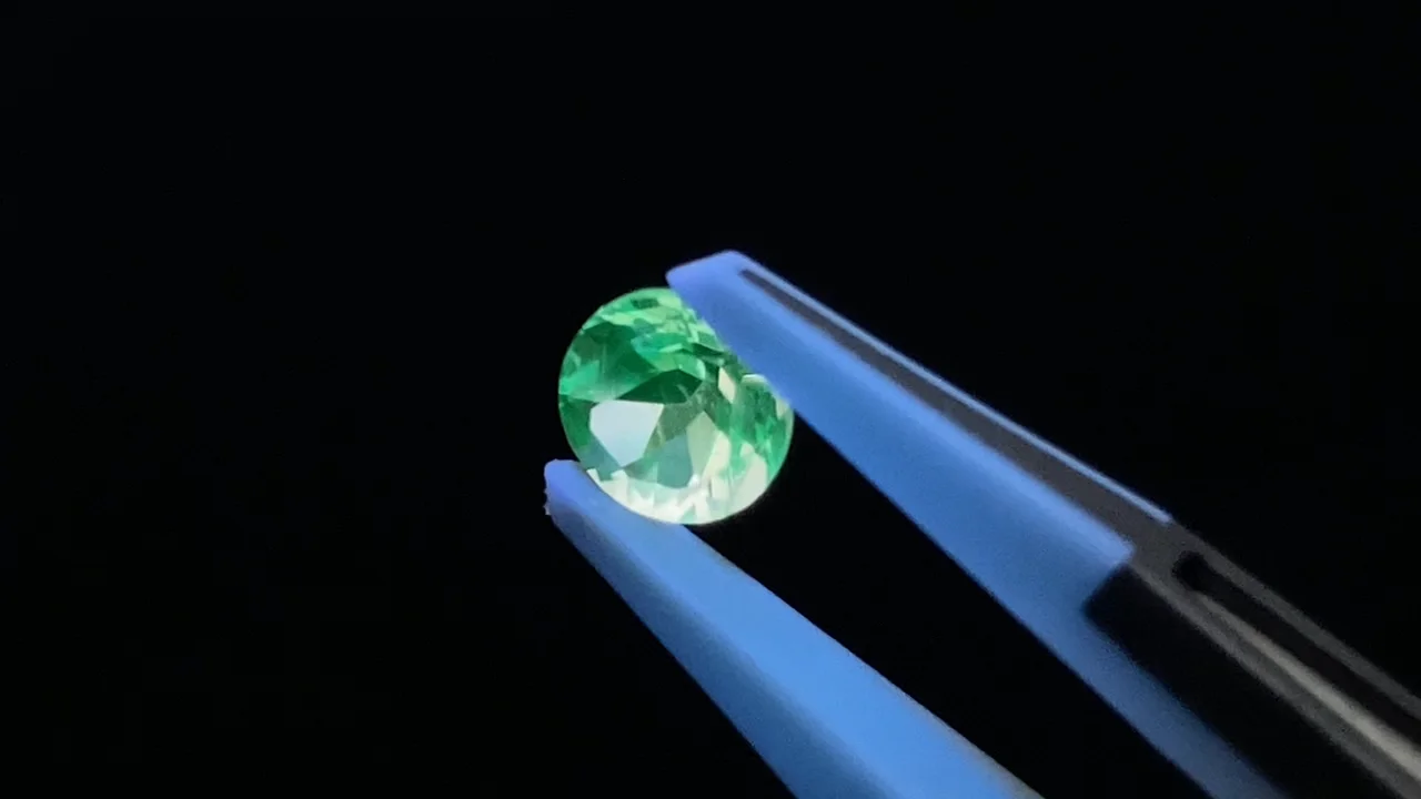 ハイアライトオパール ルース ラウンドファセットカット5mm｜天然石
