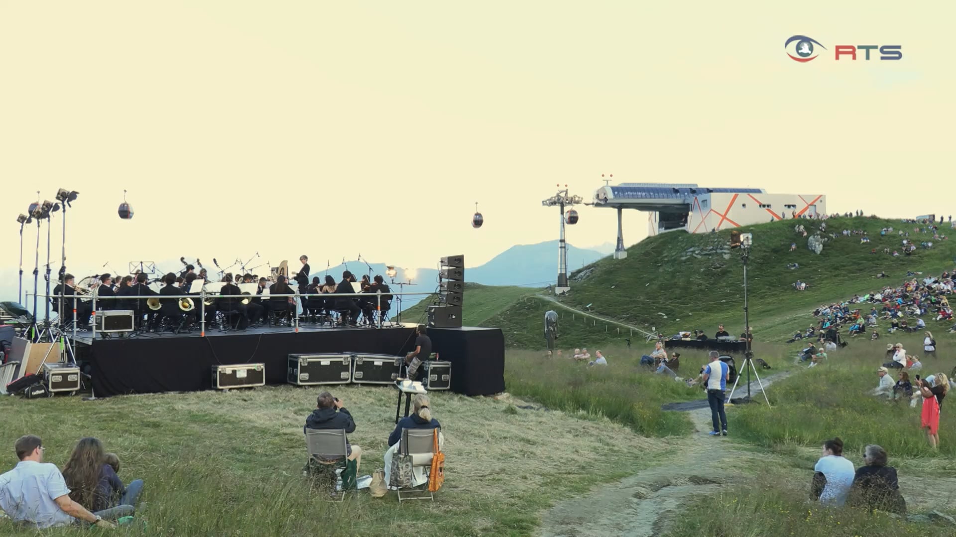 klassik-auf-der-bergspitze-die-philharmonie-salzburg-mit-einem-bunten-programm-auf-der-gasteiner-schlossalm