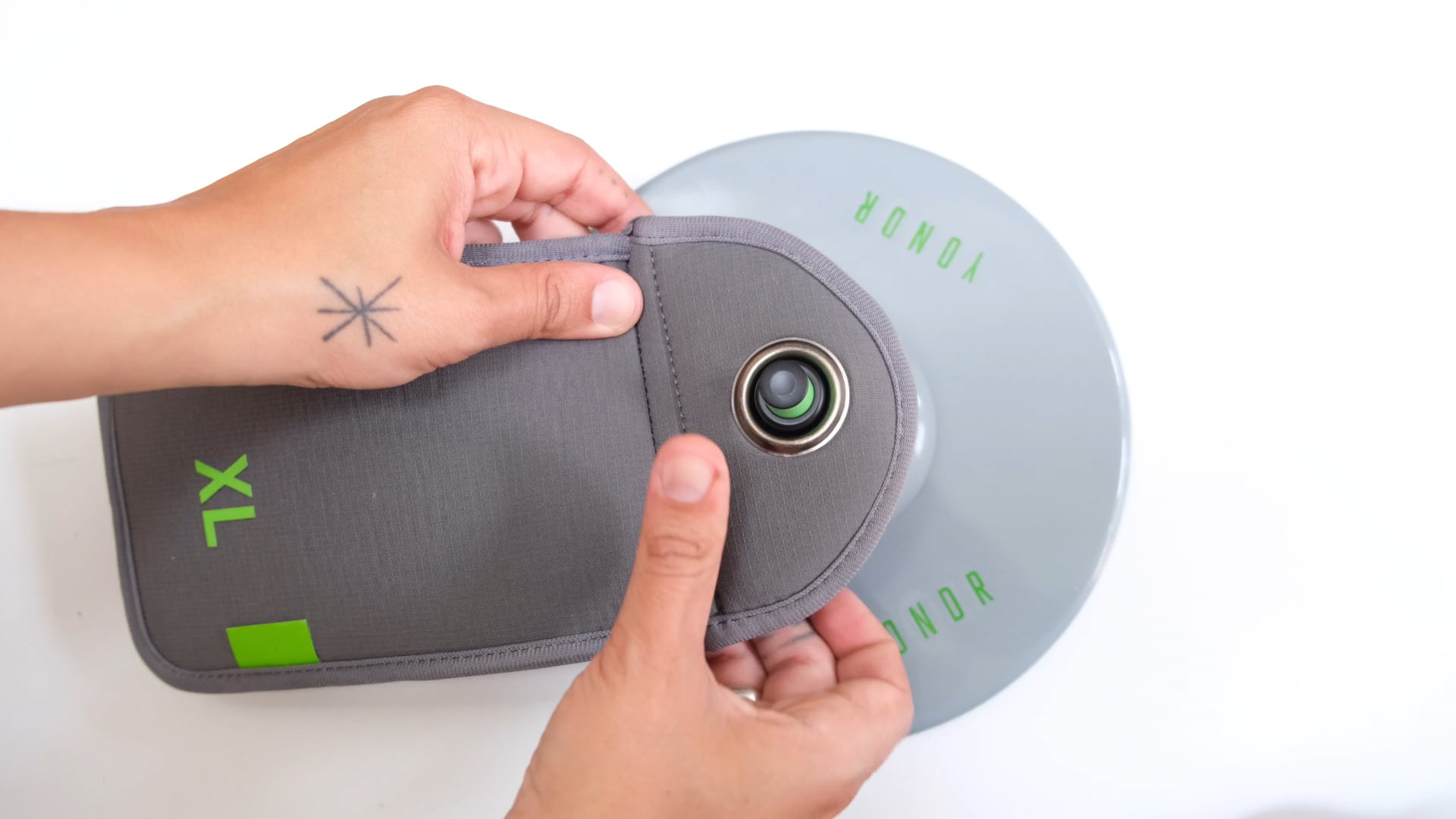 Opening the Yondr PushPin Pouch on Vimeo