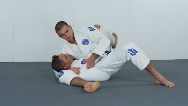 Escaping the side headlock when the arm is trapped