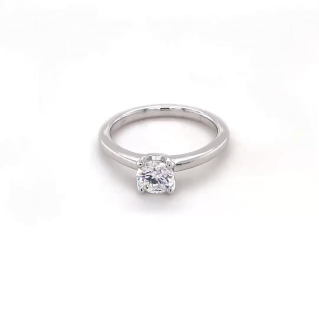 0.90 carat solitaire ring in white gold with round diamond