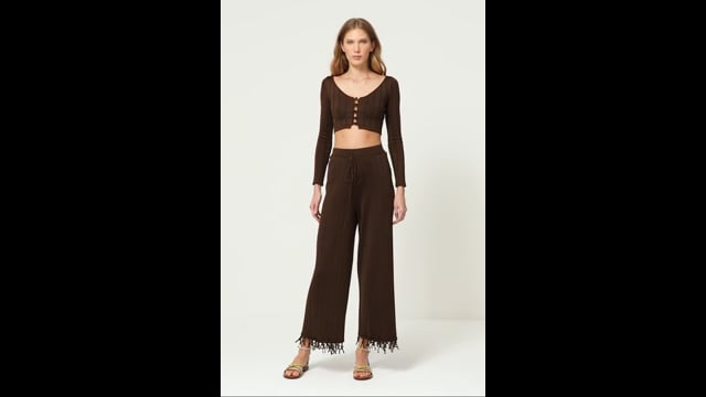 CROPPED COM MANGA LONGA AÇUCENA